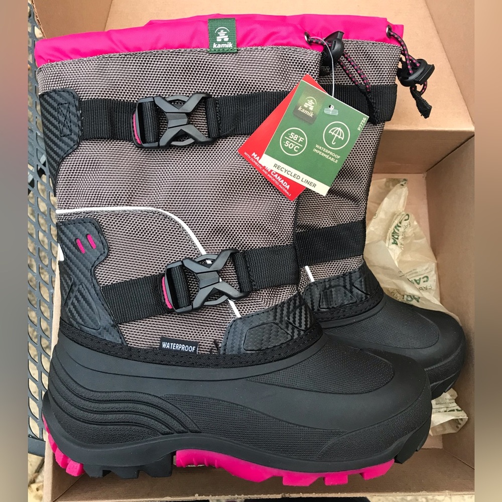 Kamik Glacial 3 Boots Charcoal & Pink size 5 US (37 EU) NWT, in original box